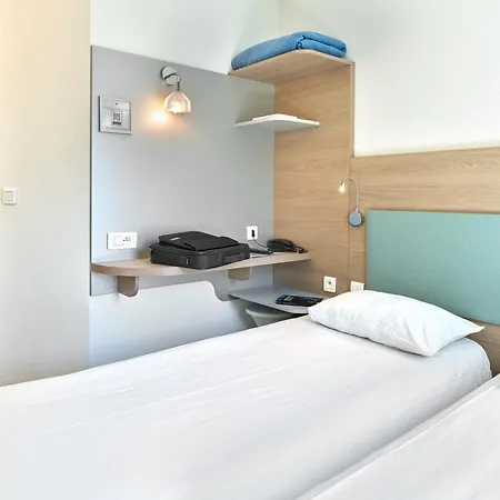 Revotel Centre Gare Et Congres Hotel