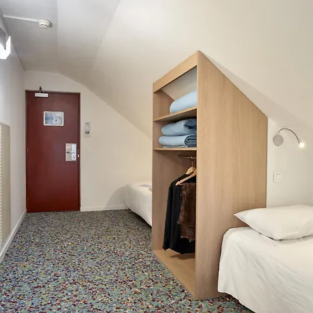 Revotel Centre Gare Et Congres מלון 2*