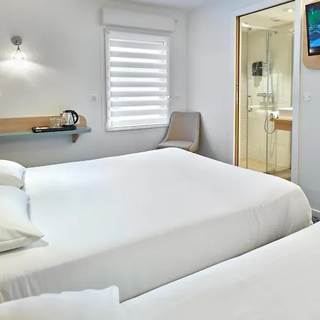 Revotel Centre Gare Et Congres 2*