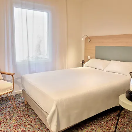 מלון Revotel Centre Gare Et Congres