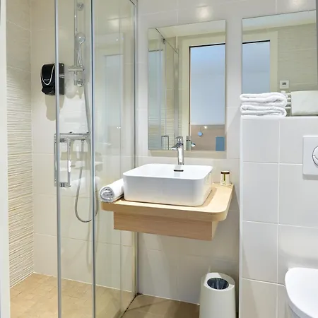 Revotel Centre Gare Et Congres