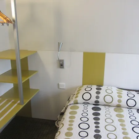 Revotel Centre Gare Et Congres 2*