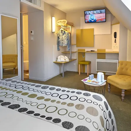 Revotel Centre Gare Et Congres מלון 2*