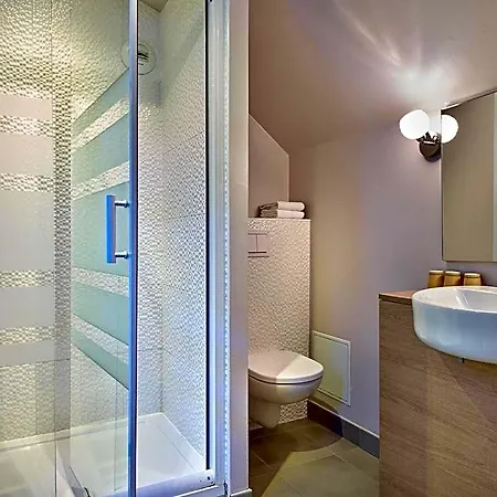 Revotel Centre Gare Et Congres Hotel 2*