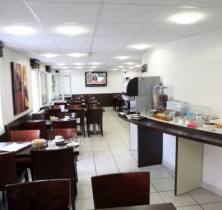 Revotel Centre Gare Et Congres 2* נאנסי