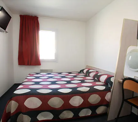 Revotel Centre Gare Et Congres 2*