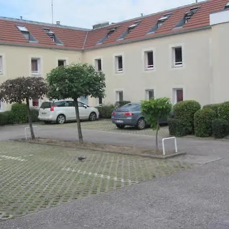 Revotel Centre Gare Et Congres فندق