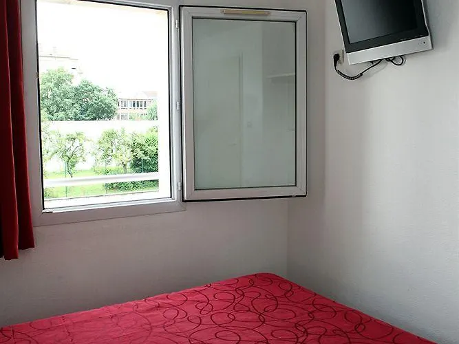 Revotel Centre Gare Et Congres ホテル 2*