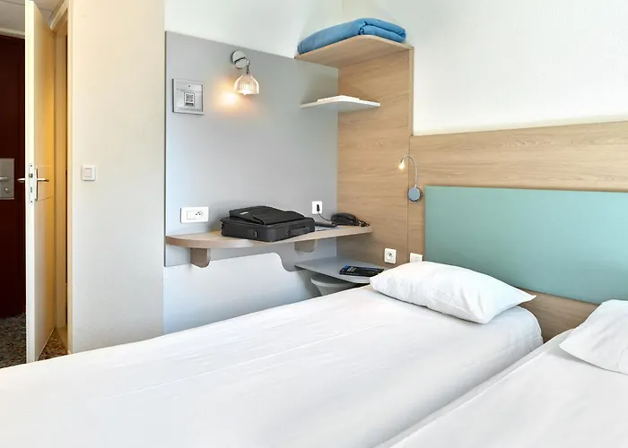 Revotel Centre Gare Et Congres ホテル