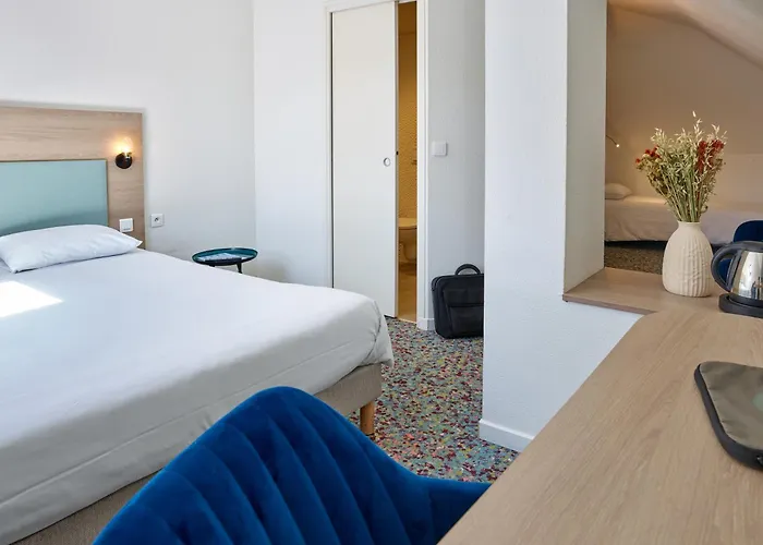 Revotel Centre Gare Et Congres 2*