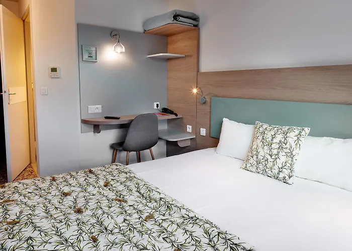 ホテル Revotel Centre Gare Et Congres