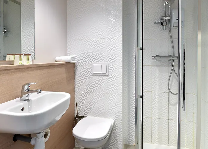 Revotel Centre Gare Et Congres ホテル 2*