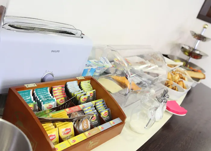 Revotel Centre Gare Et Congres 2*