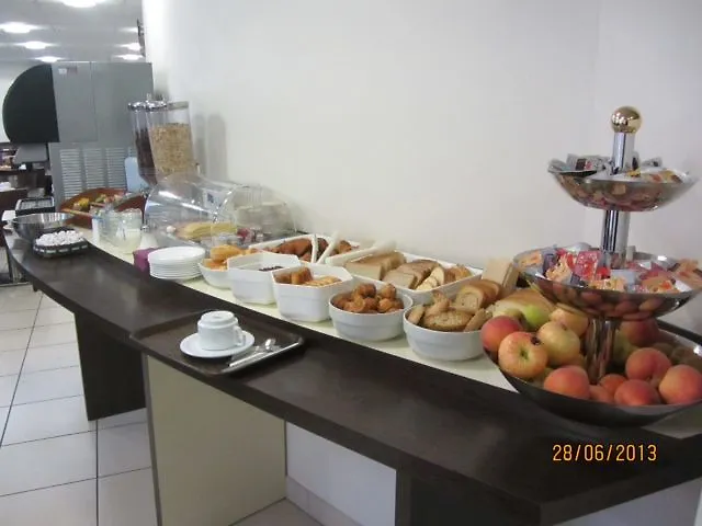 Revotel Centre Gare Et Congres ホテル 2*