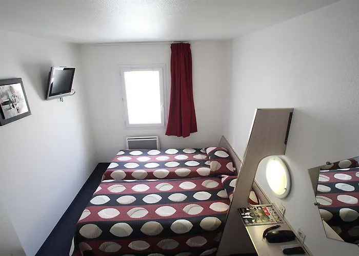 Revotel Centre Gare Et Congres ホテル